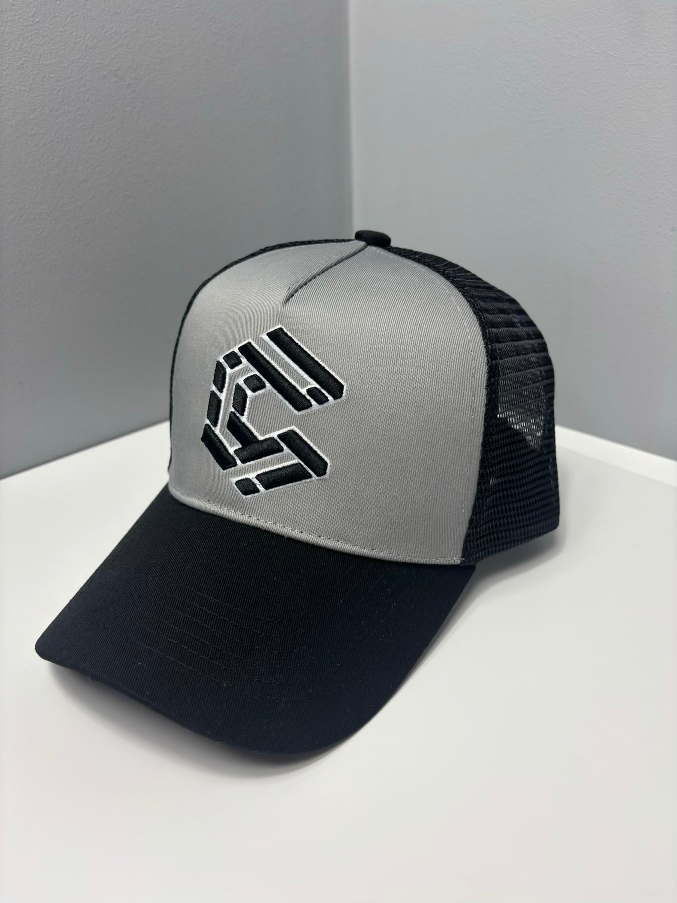 COUREX C LOGO HAT - Black/Grey