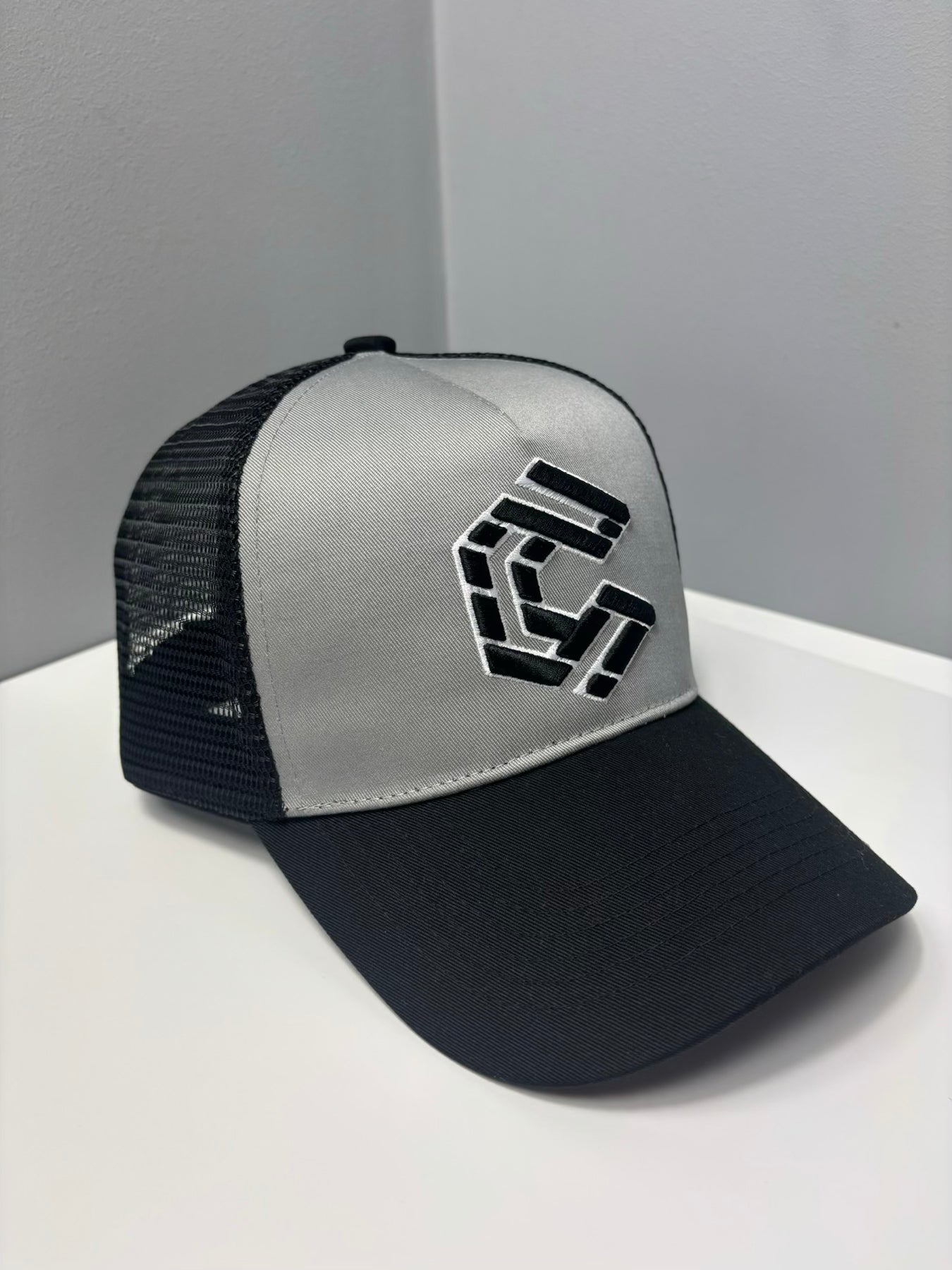COUREX C LOGO HAT - Black/Grey