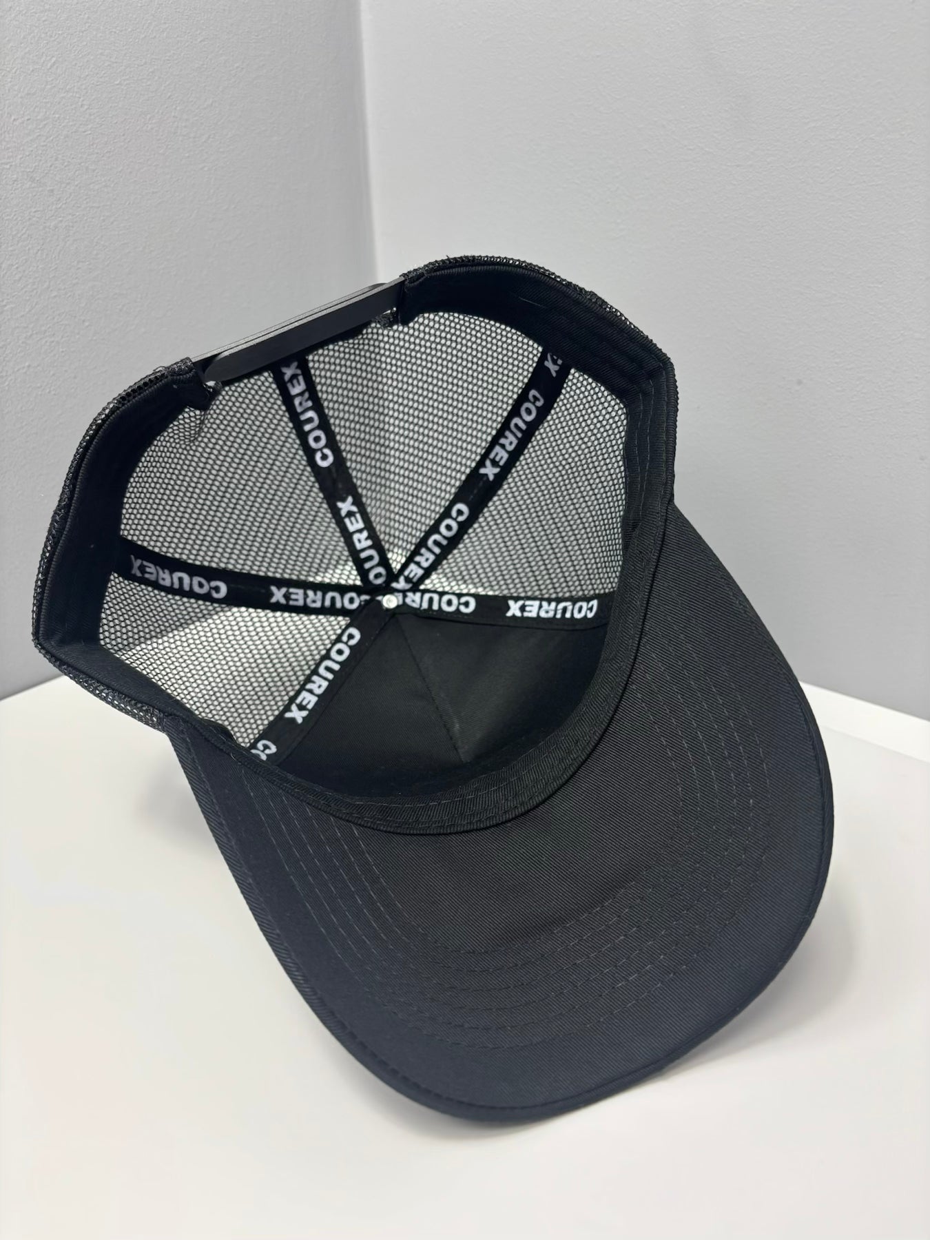 COUREX C LOGO HAT - Black/Red