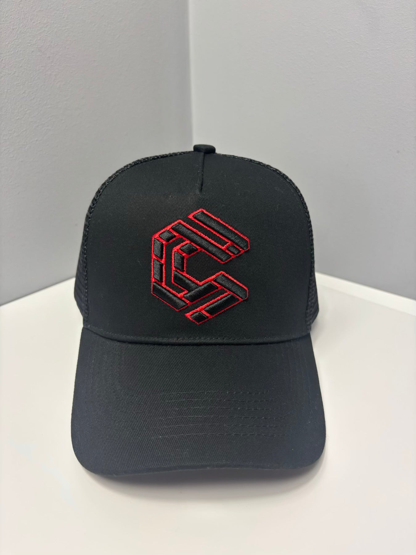 COUREX C LOGO HAT - Black/Red